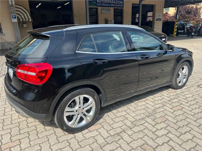 MERCEDES, GLA 200 d Automatic Executive