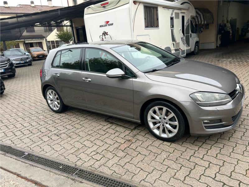 Volkswagen , GOLF Business 1.6 TDI DSG 5p. Highline NAVI PDC