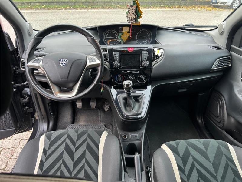 LANCIA, YPSILON 1.2 69 CV 5 porte Platinum OK NEOPATENTATI