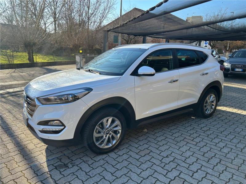 HYUNDAI, TUCSON 1.7 CRDi Sound Edition