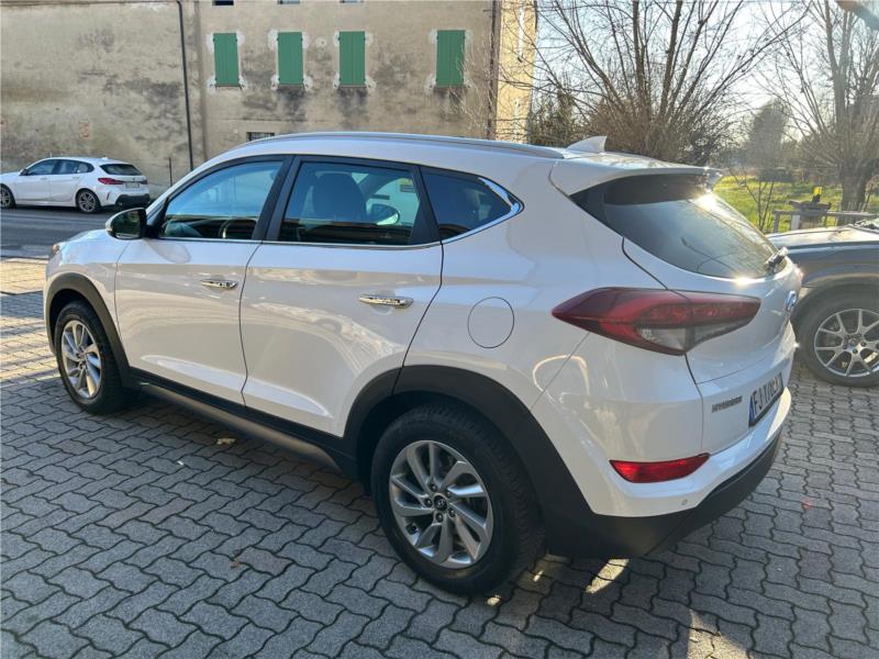 HYUNDAI, TUCSON 1.7 CRDi Sound Edition