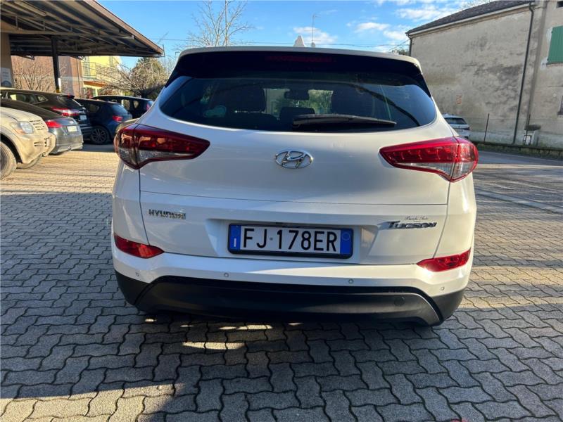 HYUNDAI, TUCSON 1.7 CRDi Sound Edition