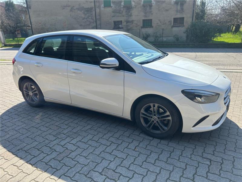 MERCEDES, B 180 d Automatic Premium NAVI LED PDC OK NEOPATENTATO